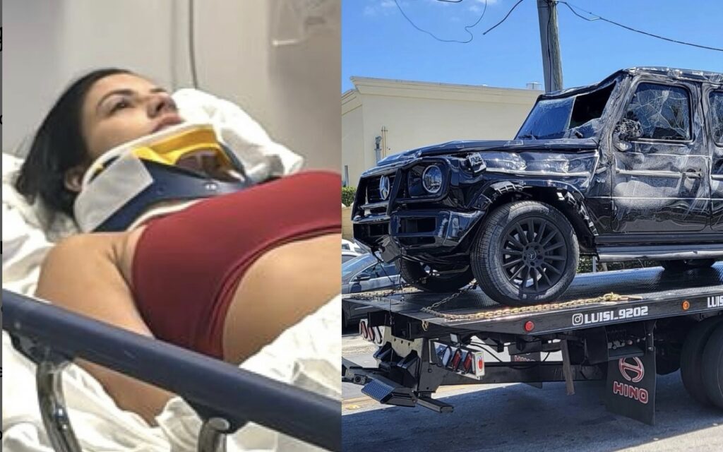 Mujer en camilla con collarín y coche accidentado.